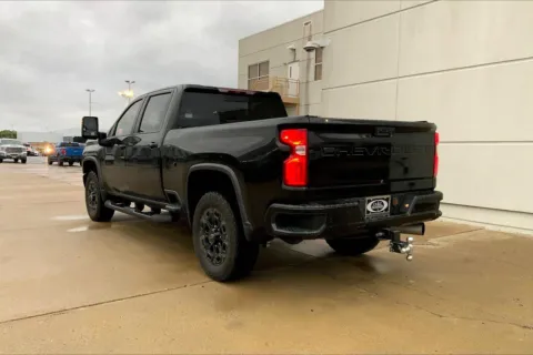 More photos of 2022 Chevrolet Silverado 2500 HD LTZ at Cable Dahmer of Topeka, KS