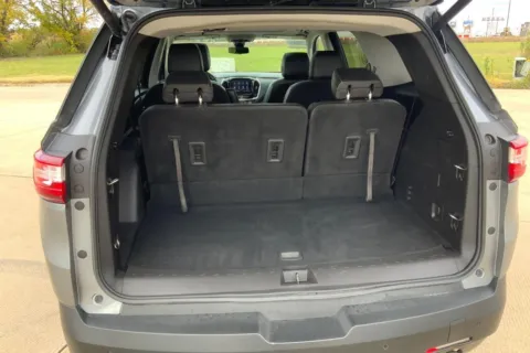 More photos of 2021 Chevrolet Traverse RS at Cable Dahmer of Topeka, KS