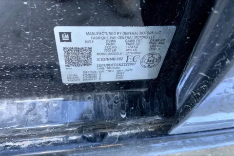 More photos of 2019 GMC Sierra 1500 SLT at Cable Dahmer of Topeka, KS