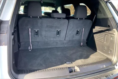 More photos of 2025 GMC Acadia Elevation at Cable Dahmer Chevrolet of Kansas City, MO