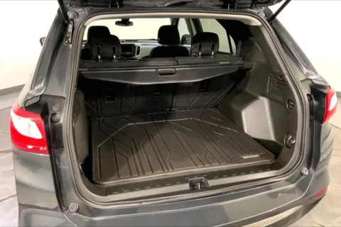 More photos of 2020 Chevrolet Equinox LT at Cable Dahmer Chevrolet of Kansas City, MO