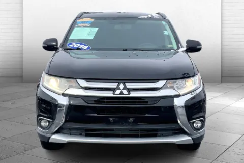 Photos of 2016 Mitsubishi Outlander SE for sale in Kansas City, MO at Cable Dahmer Chevrolet of Kansas City