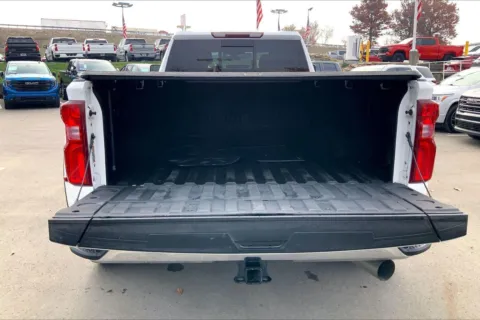 More photos of 2022 Chevrolet Silverado 3500 HD LT at Cable Dahmer Chevrolet of Kansas City, MO