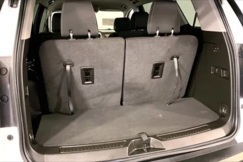 More photos of 2023 GMC Acadia SLE at Cable Dahmer Chevrolet of Kansas City, MO