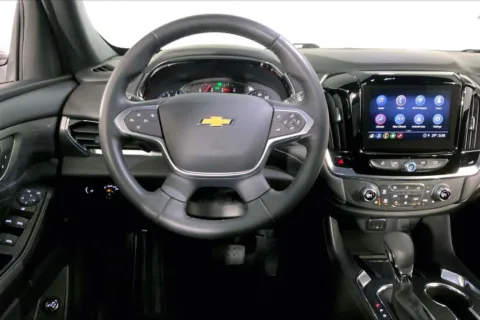More photos of 2023 Chevrolet Traverse LT Cloth at Cable Dahmer Chevrolet of Kansas City, MO