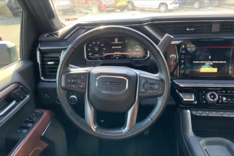 More photos of 2025 GMC Sierra 2500 HD Denali Ultimate at Cable Dahmer Chevrolet of Kansas City, MO