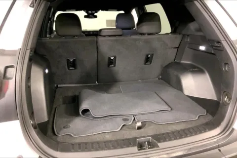 More photos of 2025 GMC Terrain Elevation at Cable Dahmer Chevrolet of Kansas City, MO