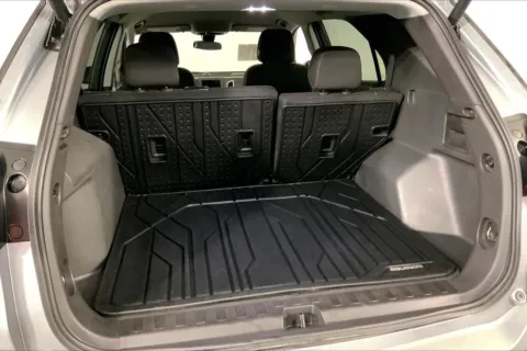 More photos of 2024 Chevrolet Equinox LT at Cable Dahmer Chevrolet of Kansas City, MO