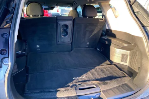 More photos of 2020 Nissan Rogue S at Cable Dahmer Chevrolet of Kansas City, MO