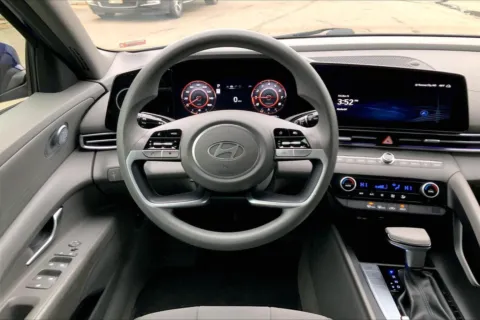 More photos of 2024 Hyundai Elantra SEL at Cable Dahmer Chevrolet of Kansas City, MO