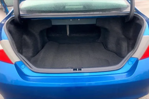 More photos of 2017 Toyota Camry XLE at Cable Dahmer Chevrolet of Kansas City, MO