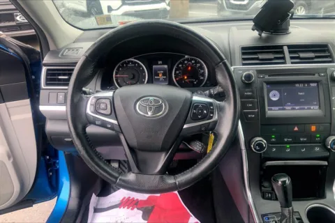 More photos of 2017 Toyota Camry XLE at Cable Dahmer Chevrolet of Kansas City, MO