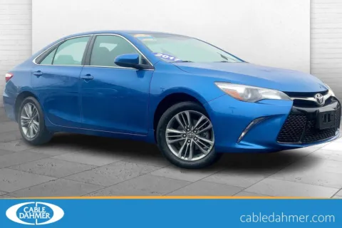 Blue 2017 Toyota Camry XLE for sale in Kansas City, MO
