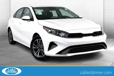 White 2024 Kia FORTE LXS for sale in Kansas City, MO