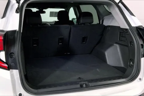 More photos of 2024 GMC Terrain SLE at Cable Dahmer Chevrolet of Kansas City, MO