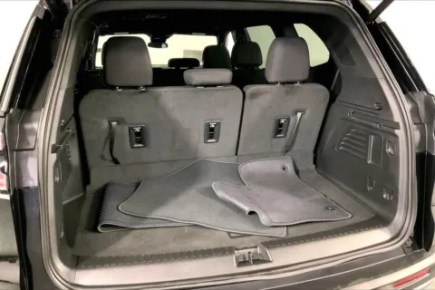 More photos of 2025 GMC Acadia Elevation at Cable Dahmer Chevrolet of Kansas City, MO