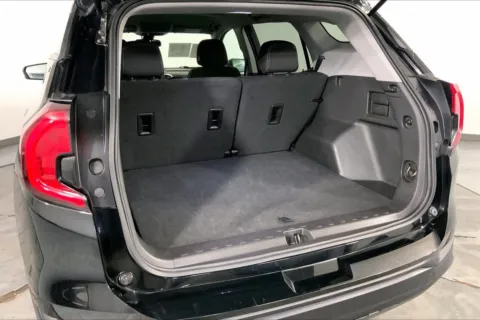 More photos of 2024 GMC Terrain SLE at Cable Dahmer Chevrolet of Kansas City, MO