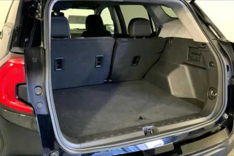 More photos of 2024 GMC Terrain SLE at Cable Dahmer Chevrolet of Kansas City, MO