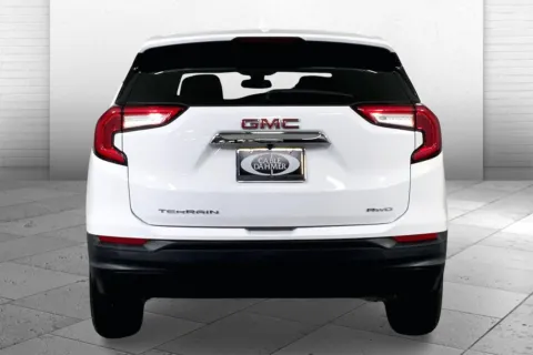Another view of 2024 GMC Terrain SLE for sale in Kansas City, MO at Cable Dahmer Chevrolet of Kansas City
