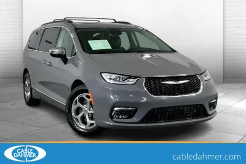 Gray 2023 Chrysler Pacifica Limited for sale in Kansas City, MO