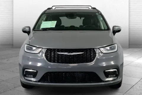 Photos of 2023 Chrysler Pacifica Limited for sale in Kansas City, MO at Cable Dahmer Chevrolet of Kansas City