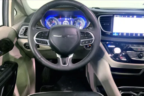 More photos of 2023 Chrysler Pacifica Limited at Cable Dahmer Chevrolet of Kansas City, MO