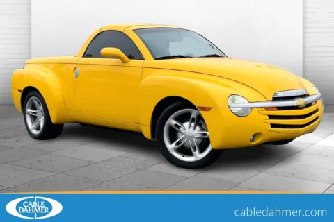 Yellow 2004 Chevrolet SSR LS for sale in Kansas City, MO