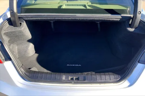 More photos of 2017 Nissan Maxima SL at Cable Dahmer Chevrolet of Kansas City, MO