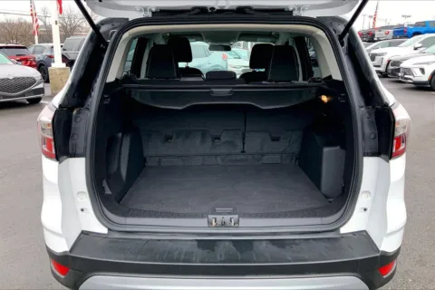 More photos of 2017 Ford Escape SE at Cable Dahmer Chevrolet of Kansas City, MO