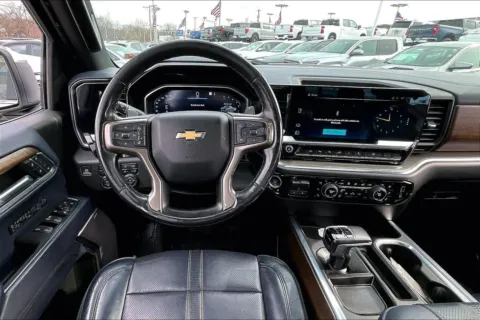 More photos of 2022 Chevrolet Silverado 1500 High Country at Cable Dahmer Chevrolet of Kansas City, MO