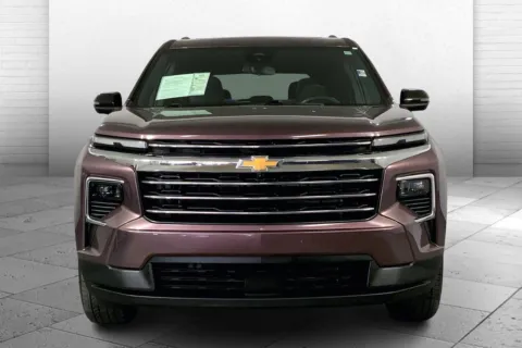 Photos of 2024 Chevrolet Traverse LT for sale in Kansas City, MO at Cable Dahmer Chevrolet of Kansas City