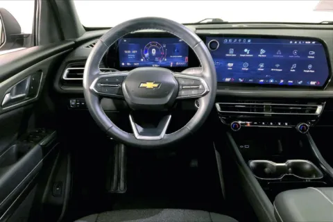 More photos of 2024 Chevrolet Traverse LT at Cable Dahmer Chevrolet of Kansas City, MO