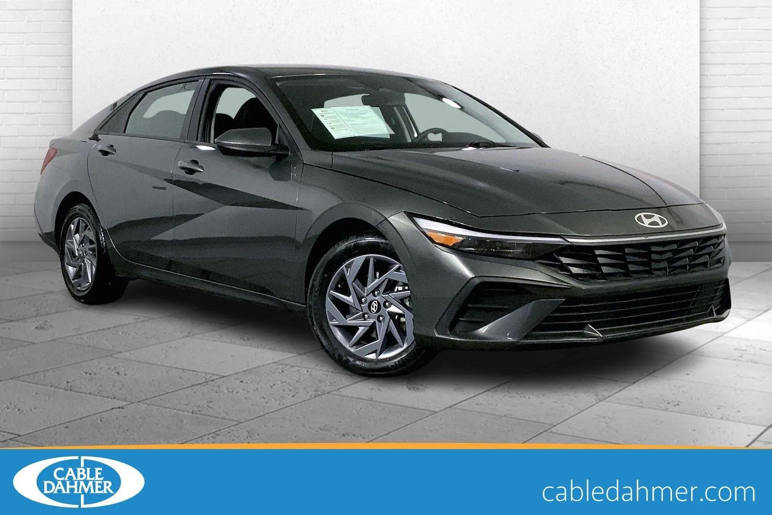 Gray 2024 Hyundai Elantra SEL for sale in Kansas City, MO