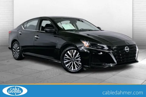 Black 2024 Nissan Altima 2.5 SV for sale in Kansas City, MO