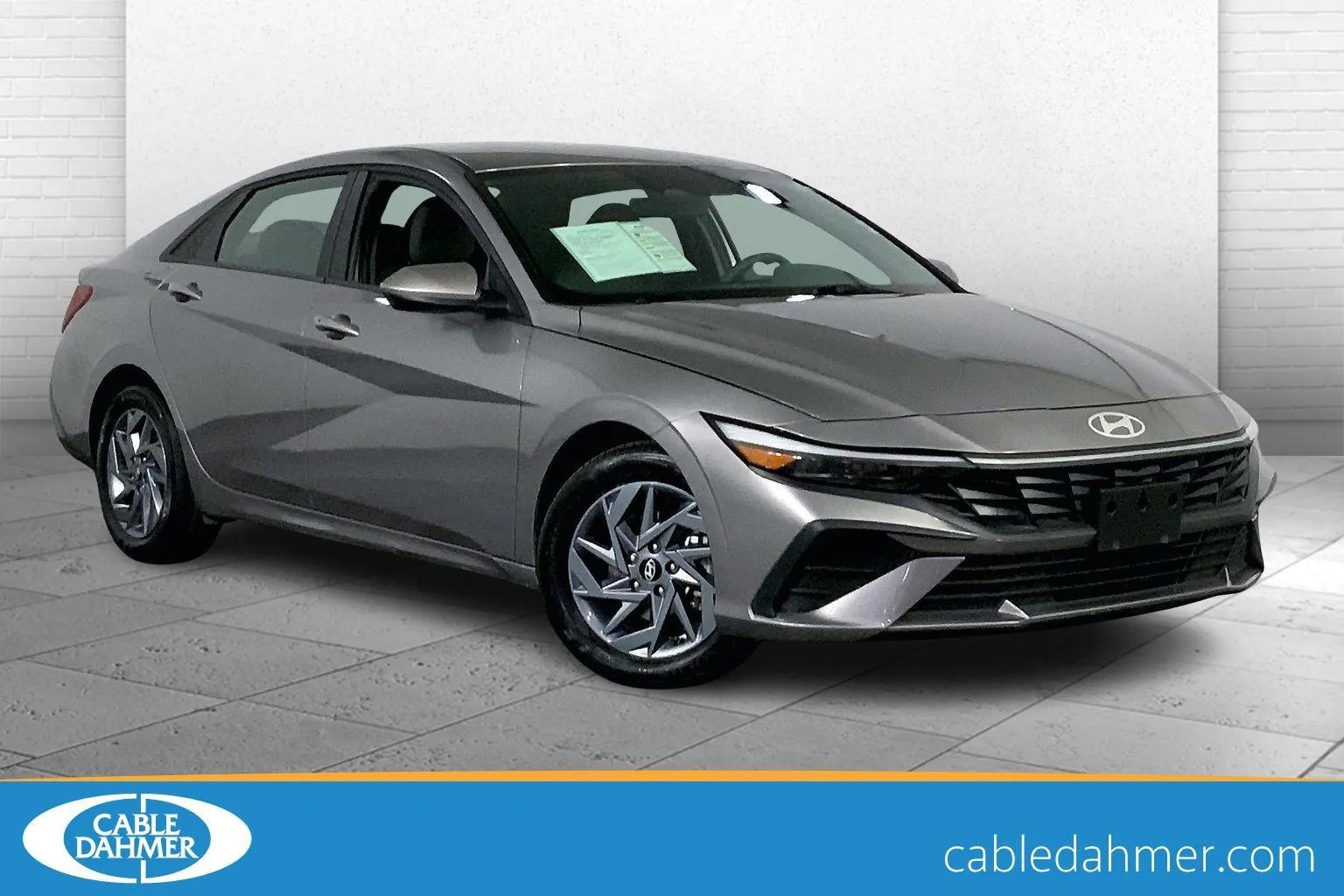 Gray 2024 Hyundai Elantra SEL for sale in Kansas City, MO