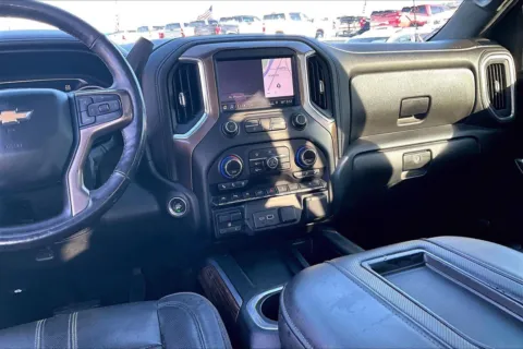 More photos of 2019 Chevrolet Silverado 1500 High Country at Cable Dahmer Chevrolet of Kansas City, MO