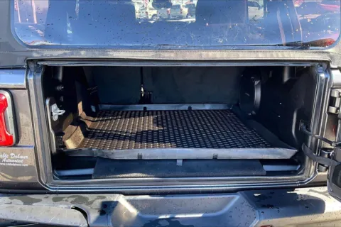 More photos of 2021 Jeep Wrangler Unlimited Rubicon at Cable Dahmer Chevrolet of Kansas City, MO