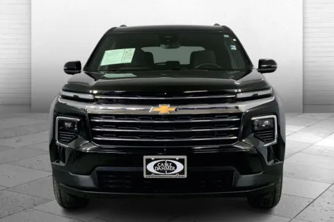 Photos of 2025 Chevrolet Traverse LT for sale in Kansas City, MO at Cable Dahmer Chevrolet of Kansas City