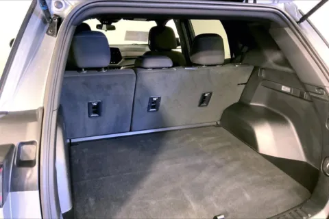 More photos of 2025 Chevrolet Equinox LT at Cable Dahmer Chevrolet of Kansas City, MO