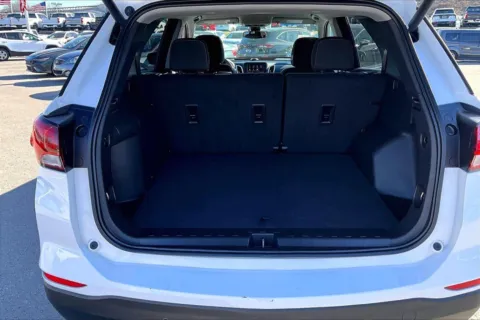 More photos of 2024 Chevrolet Equinox LT at Cable Dahmer Chevrolet of Kansas City, MO