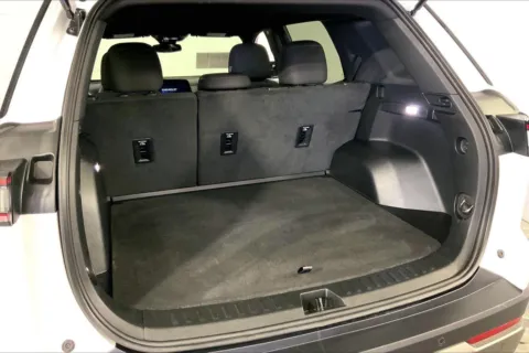 More photos of 2025 Chevrolet Equinox LT at Cable Dahmer Chevrolet of Kansas City, MO