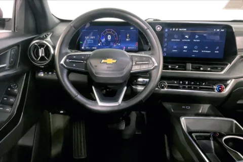 More photos of 2025 Chevrolet Equinox LT at Cable Dahmer Chevrolet of Kansas City, MO