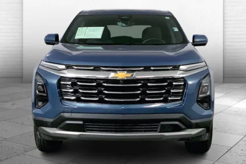 Photos of 2025 Chevrolet Equinox LT for sale in Kansas City, MO at Cable Dahmer Chevrolet of Kansas City