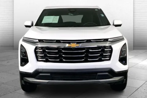 Photos of 2025 Chevrolet Equinox LT for sale in Kansas City, MO at Cable Dahmer Chevrolet of Kansas City