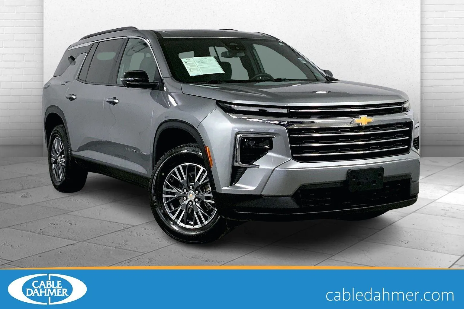 Gray 2024 Chevrolet Traverse LT for sale in Kansas City, MO