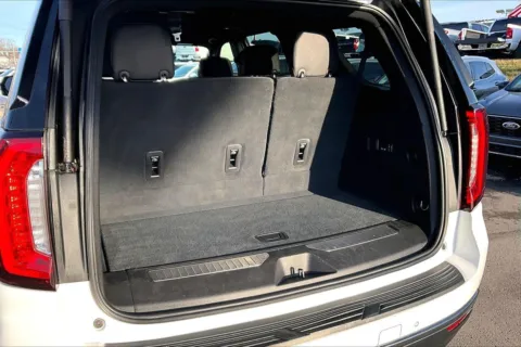 More photos of 2022 GMC Yukon AT4 at Cable Dahmer Chevrolet of Kansas City, MO