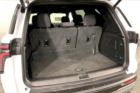 More photos of 2024 Chevrolet Traverse LT at Cable Dahmer Chevrolet of Kansas City, MO