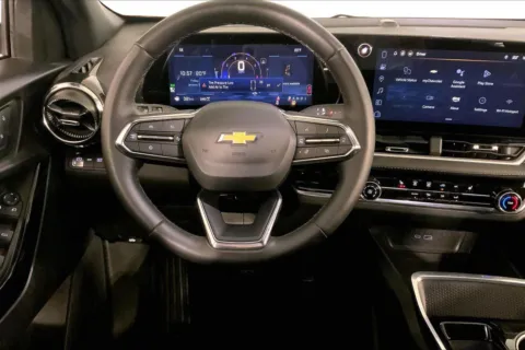 More photos of 2025 Chevrolet Equinox LT at Cable Dahmer Chevrolet of Kansas City, MO