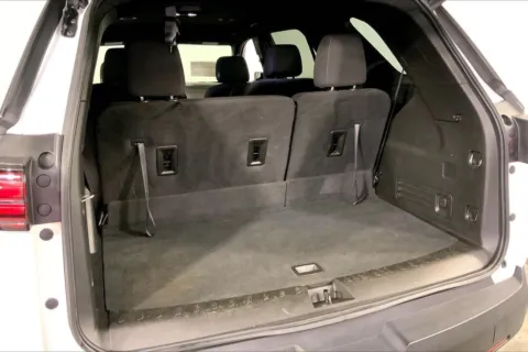 More photos of 2023 Chevrolet Traverse LT Cloth at Cable Dahmer Chevrolet of Kansas City, MO