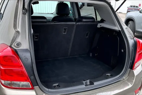 More photos of 2021 Chevrolet Trax LT at Cable Dahmer Chevrolet of Kansas City, MO